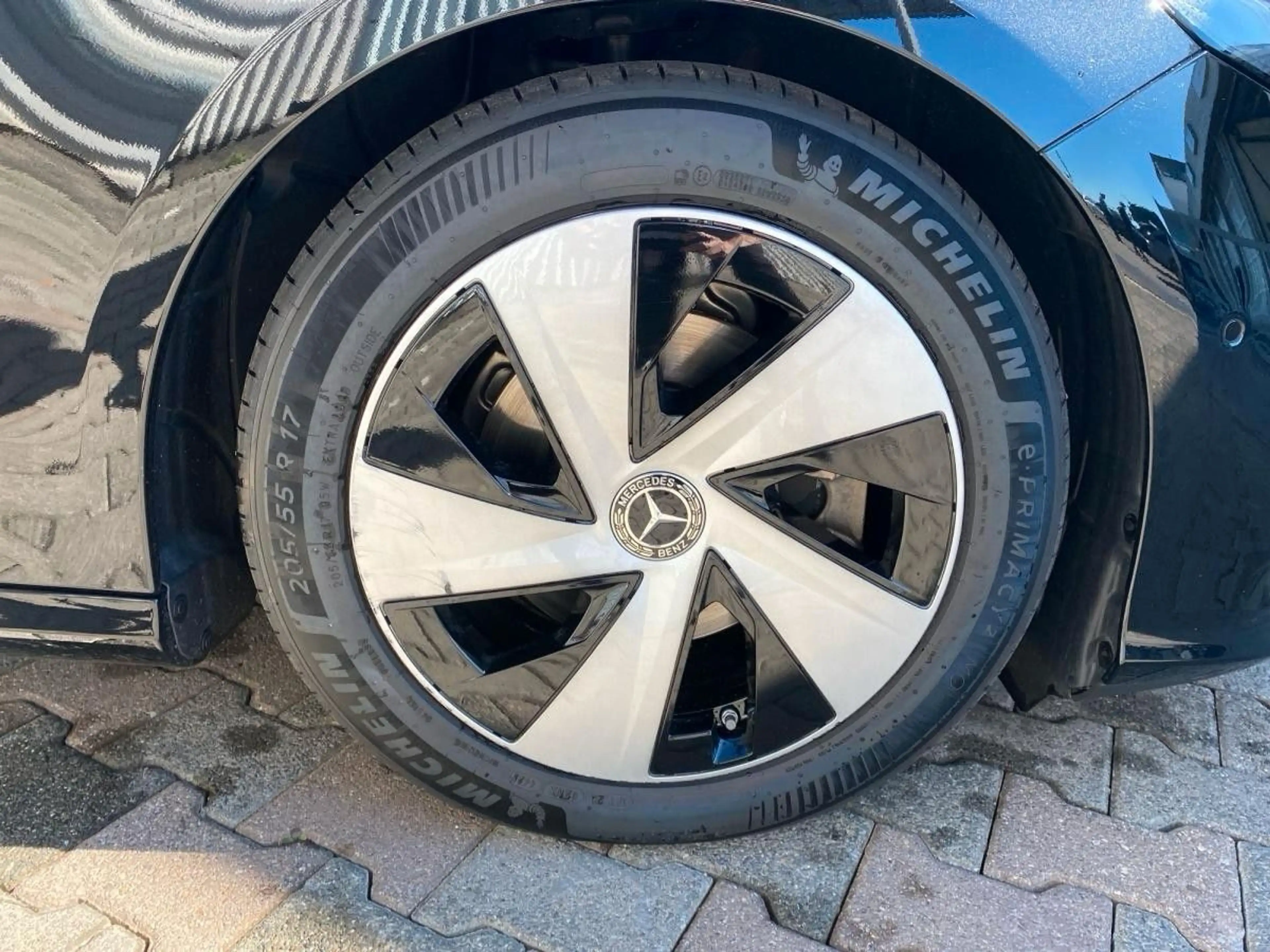 Mercedes-Benz CLA 180 — photo 9