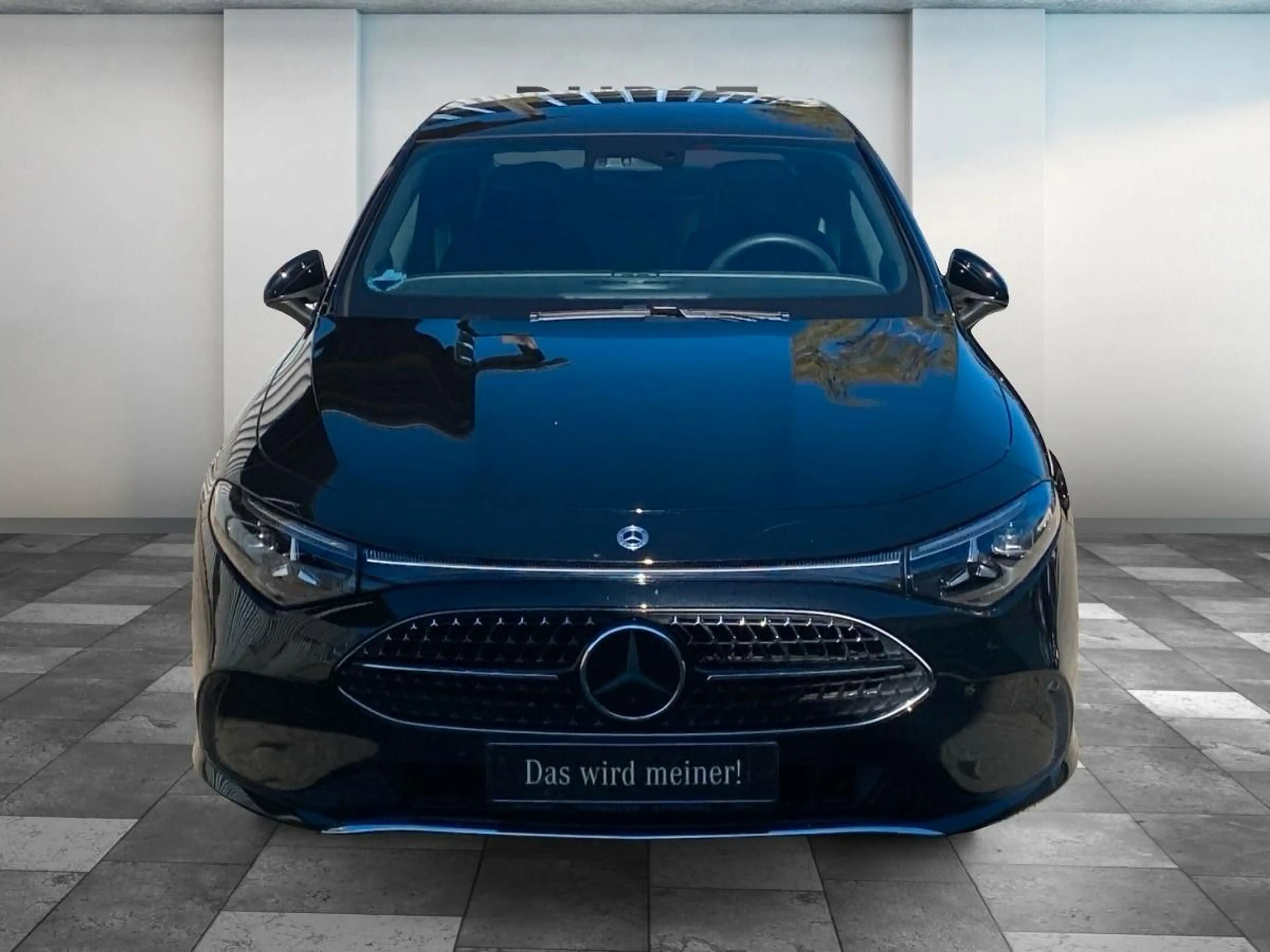 Mercedes-Benz CLA 180 — photo 2