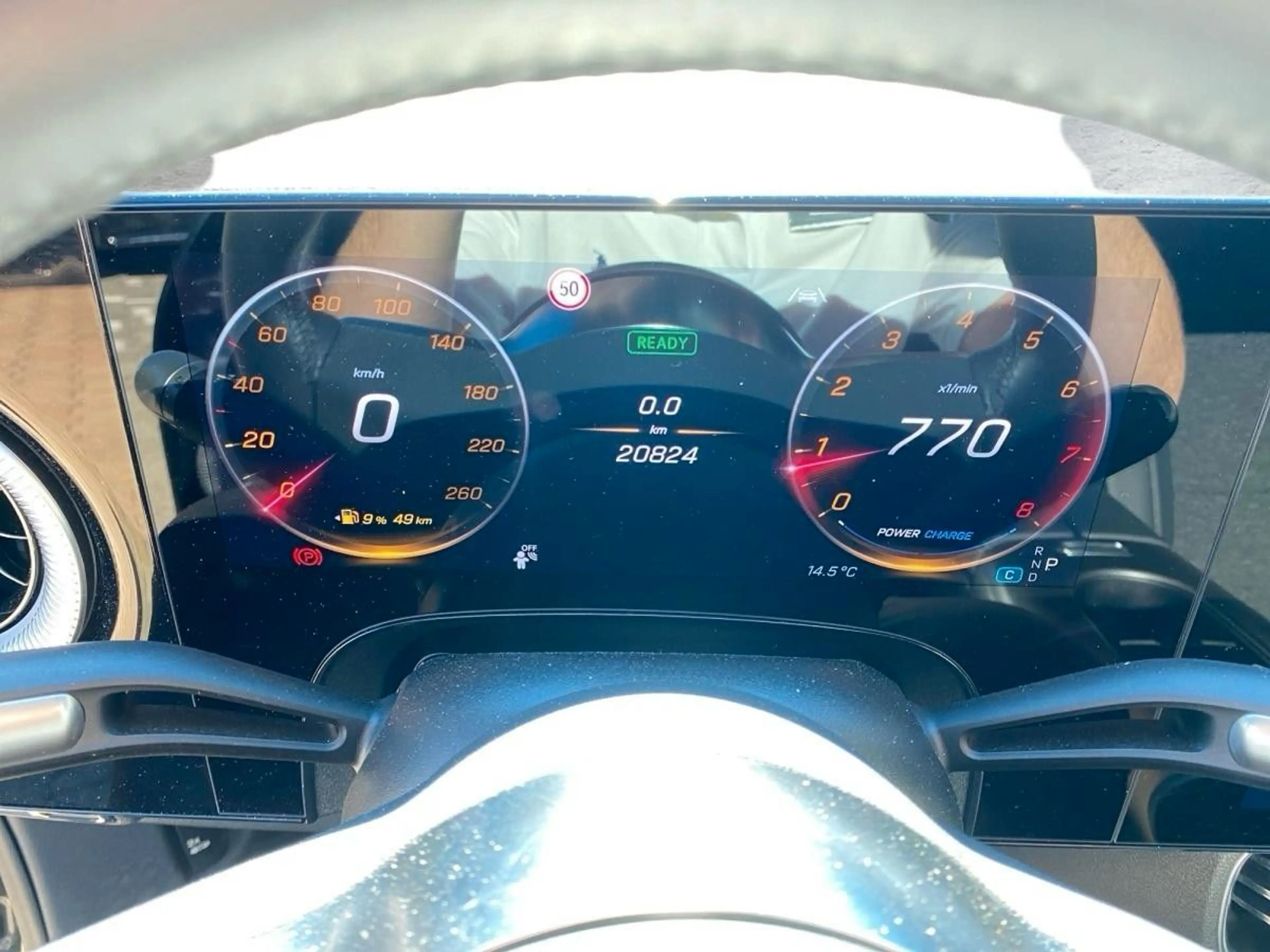 Mercedes-Benz CLA 180 — photo 17