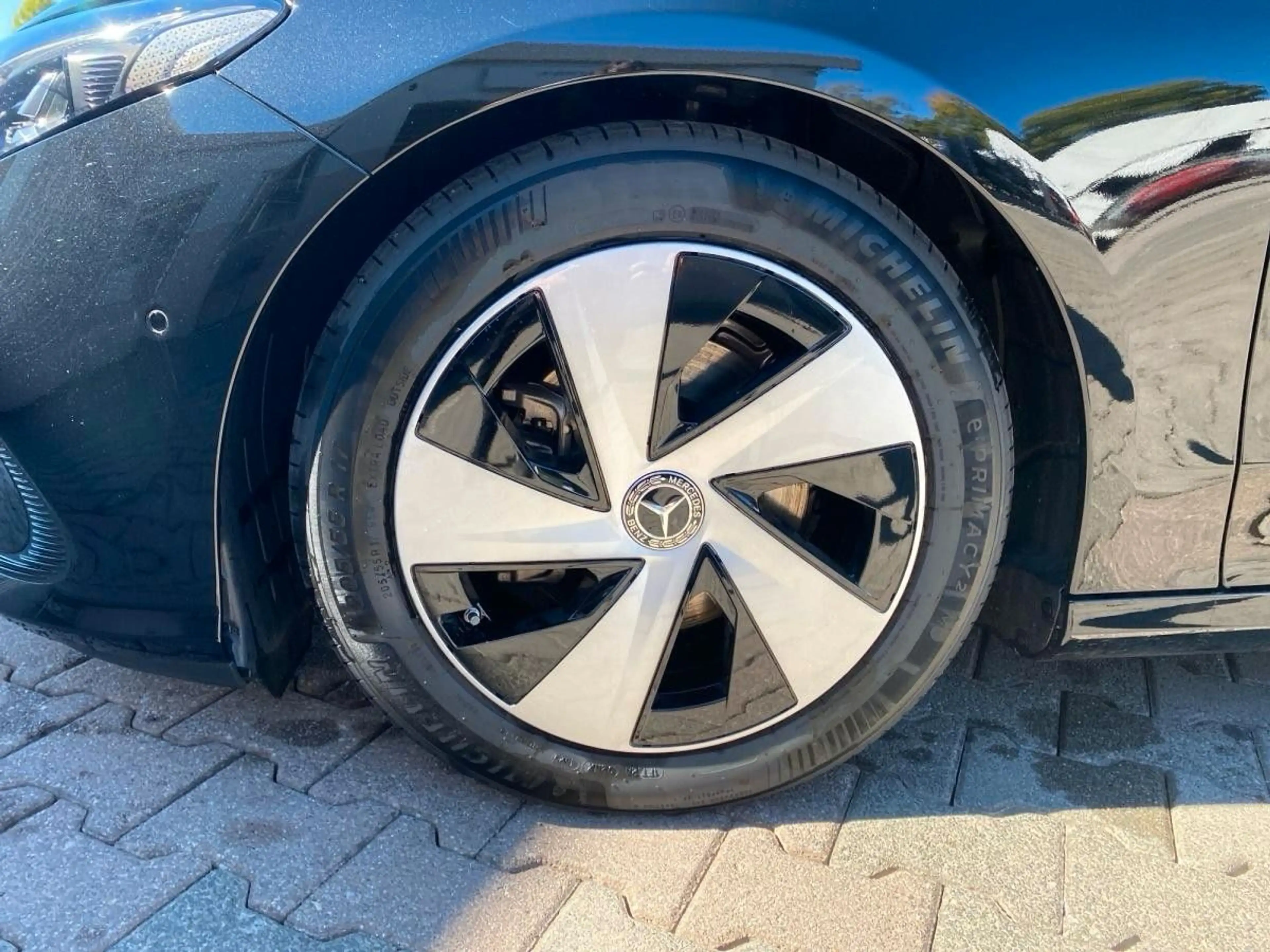 Mercedes-Benz CLA 180 — photo 10