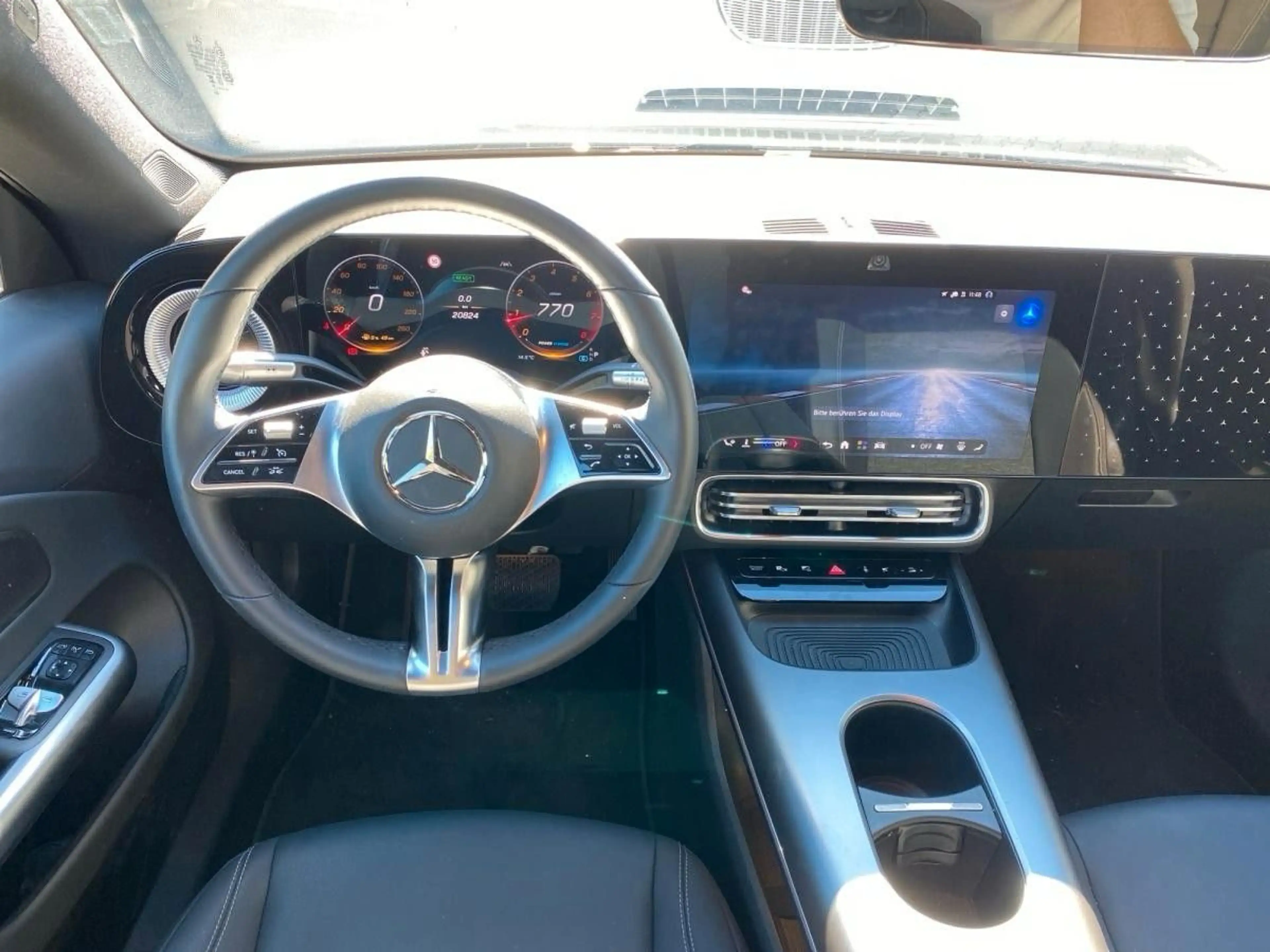 Mercedes-Benz CLA 180 — photo 14
