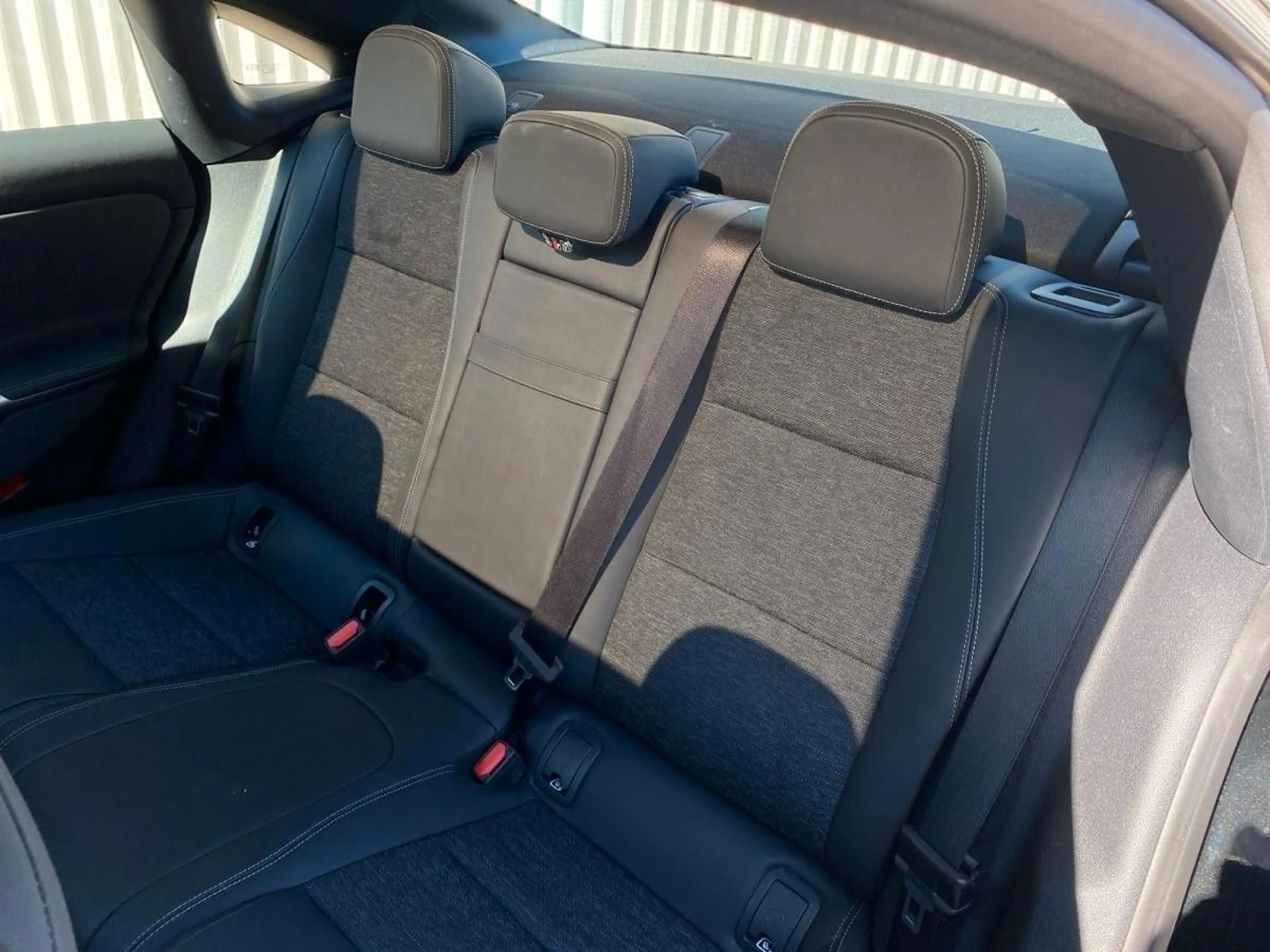 Mercedes-Benz CLA 180 — photo 15