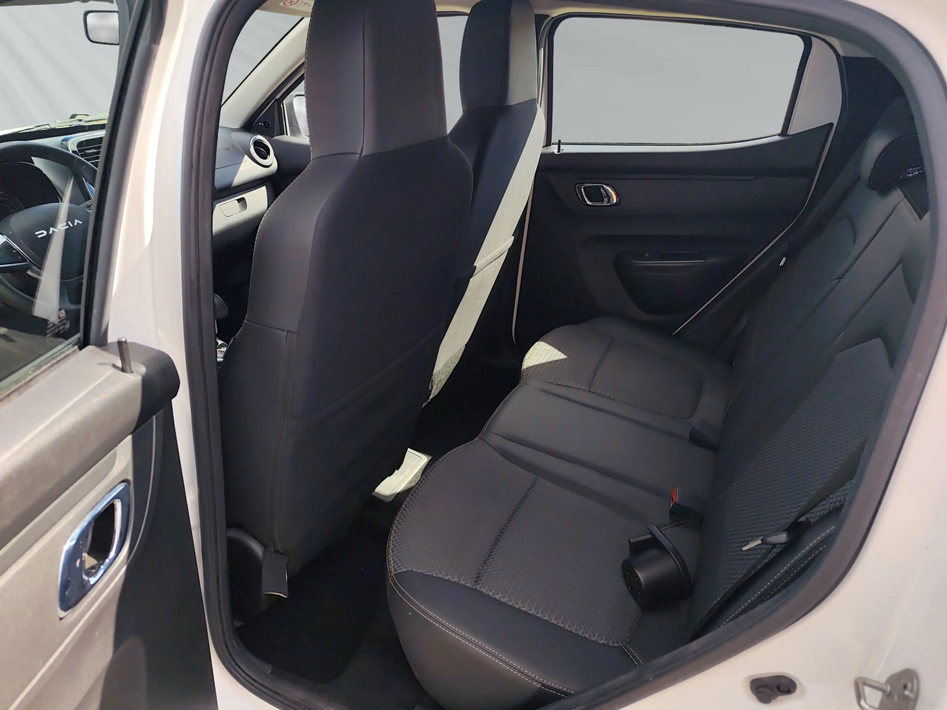 Dacia Spring Essential Electric 45 — photo 8