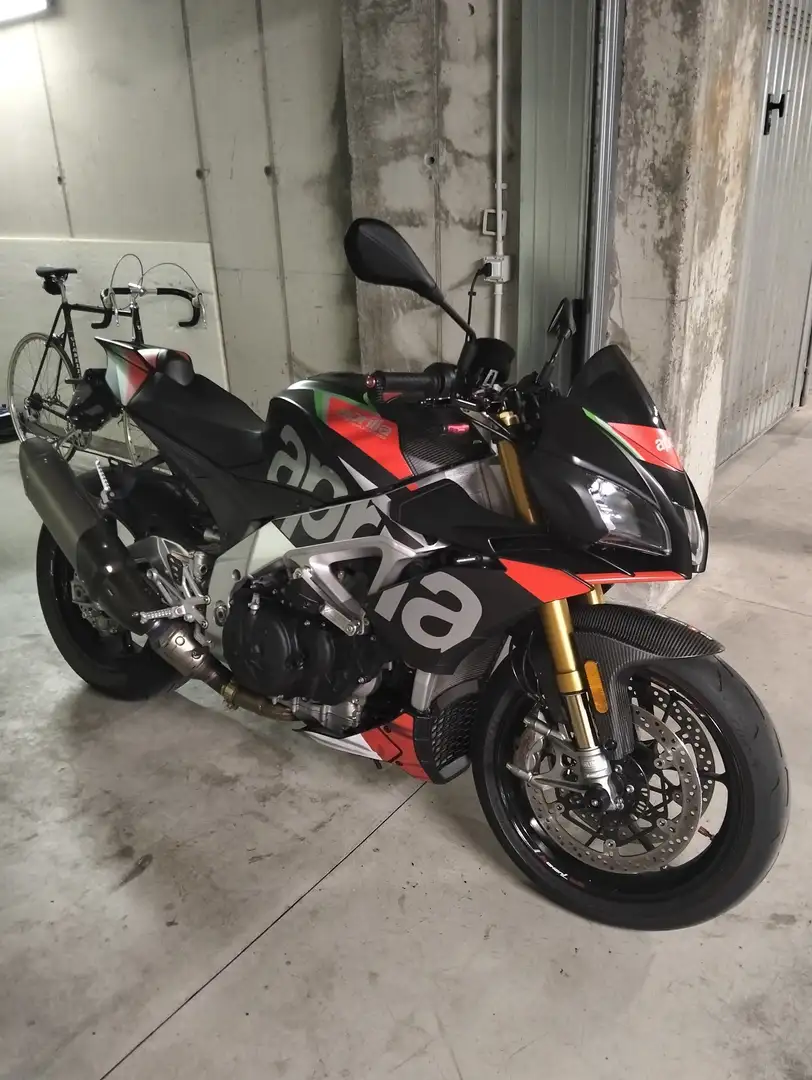 Aprilia Tuono factory Czarny - 1
