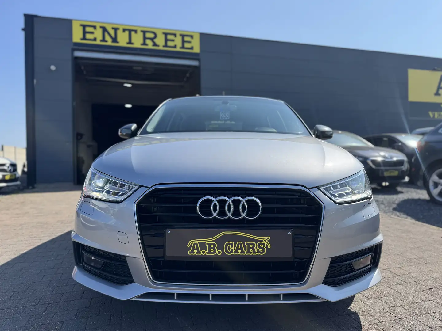 Audi A1 Sportback 1.0 TFSI S Line *GARANTIE 12MOIS* Gris - 2
