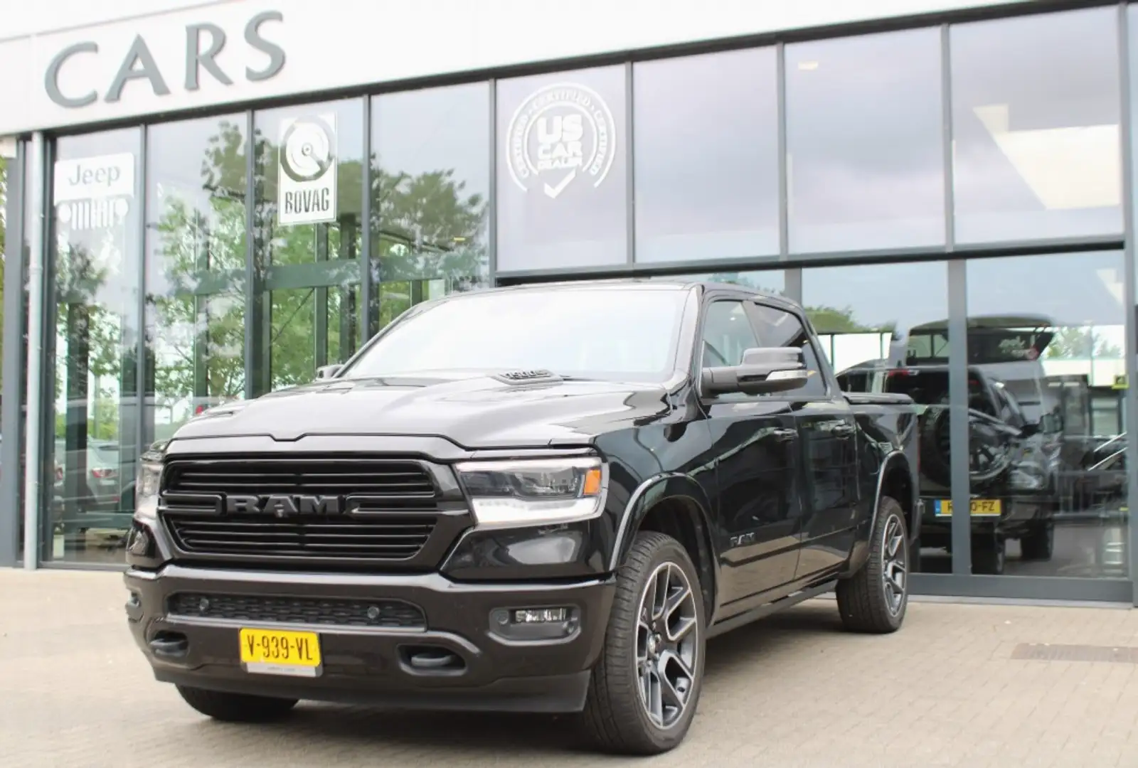 Dodge RAM 5.7i V8 HEMI 4x4 Aut. LARAMIE SPORT NIGHT / LUCHTV Zwart - 2