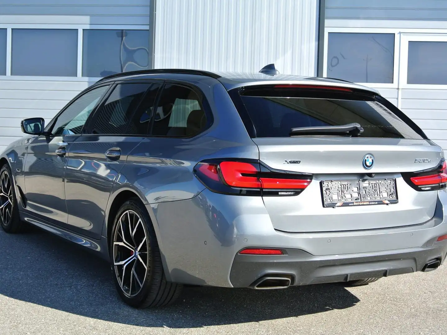 BMW 530 e xDrive touring PHEV Aut. *M-Sport * MEGAVOLL !! Gris - 2
