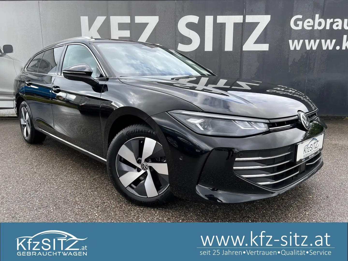 Volkswagen Passat Variant 1,5 eTSI ACT Business DSG | NP: €54.000 Schwarz - 1