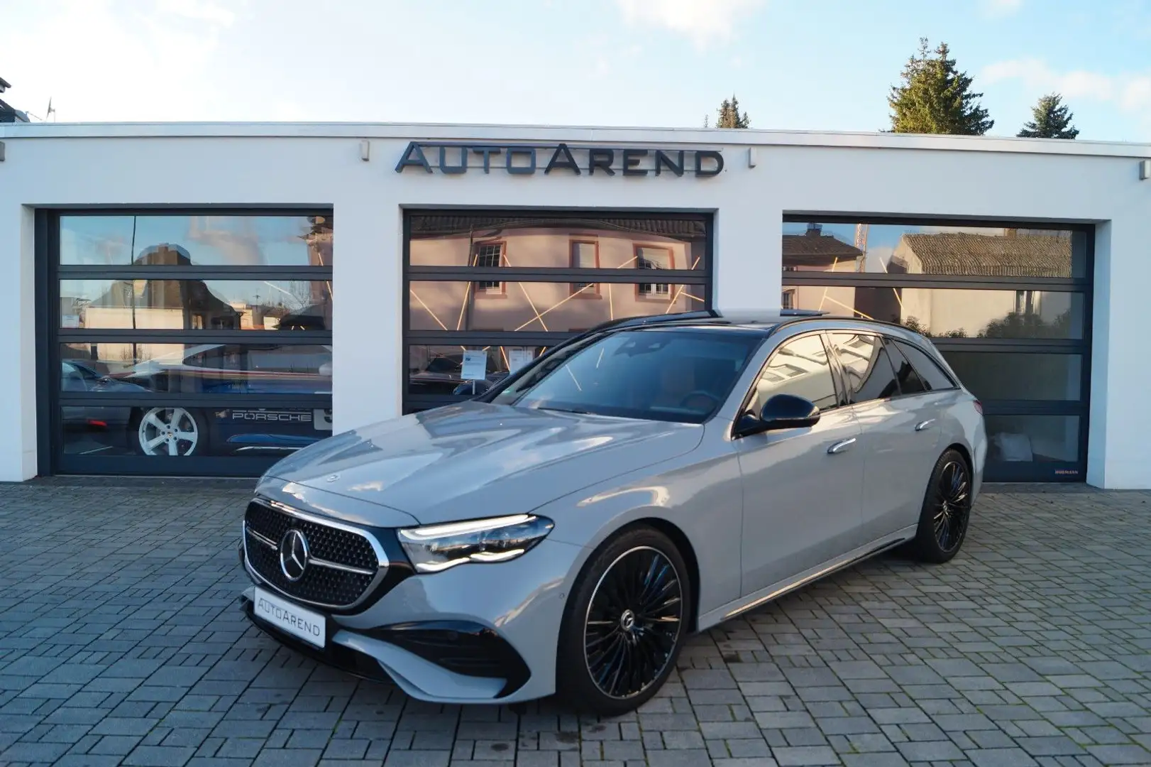Mercedes-Benz E 220 d AMG Line Premium *Superscreen, NP 95000€ Grijs - 1