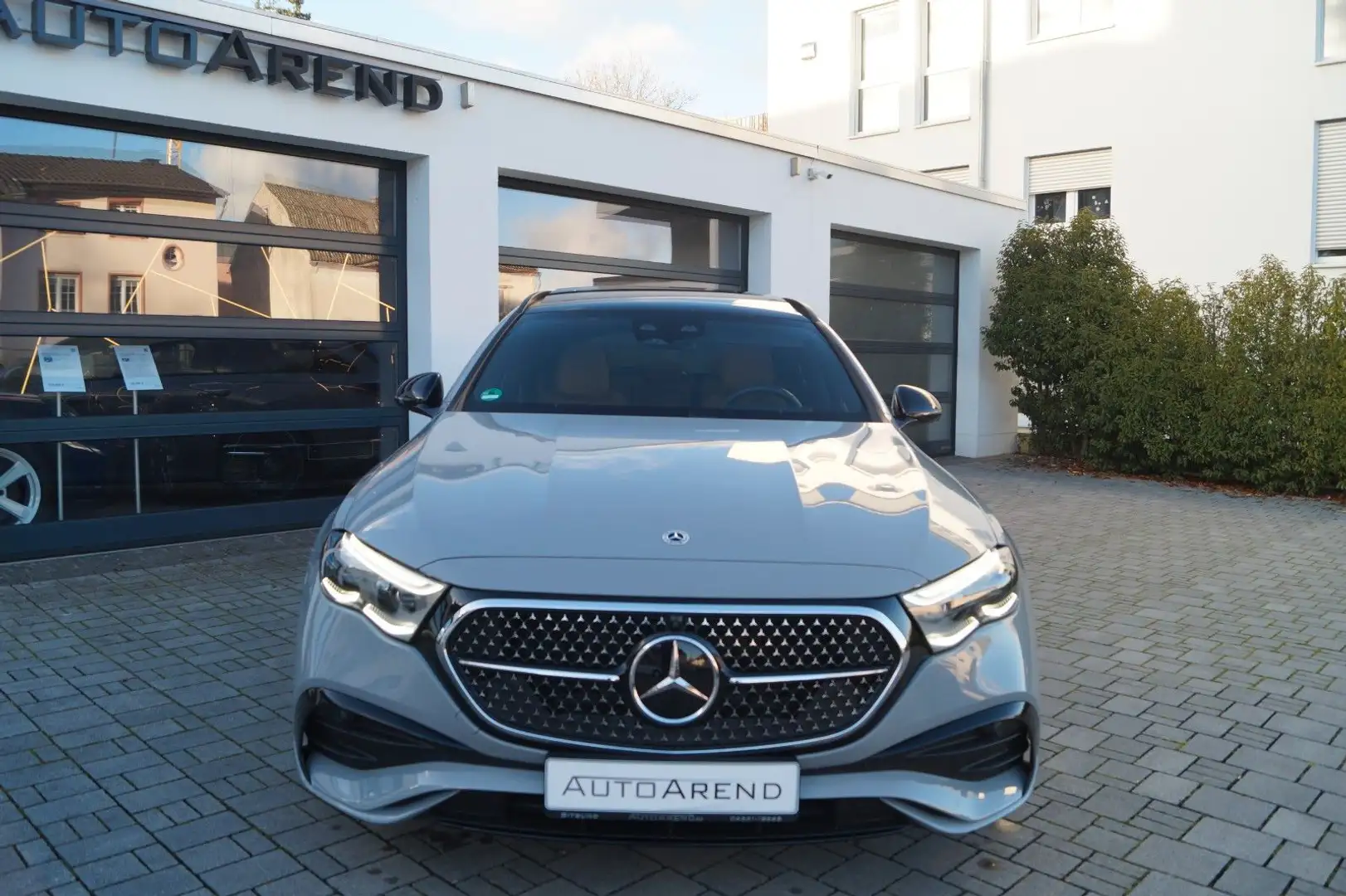 Mercedes-Benz E 220 d AMG Line Premium *Superscreen, NP 95000€ Grijs - 2