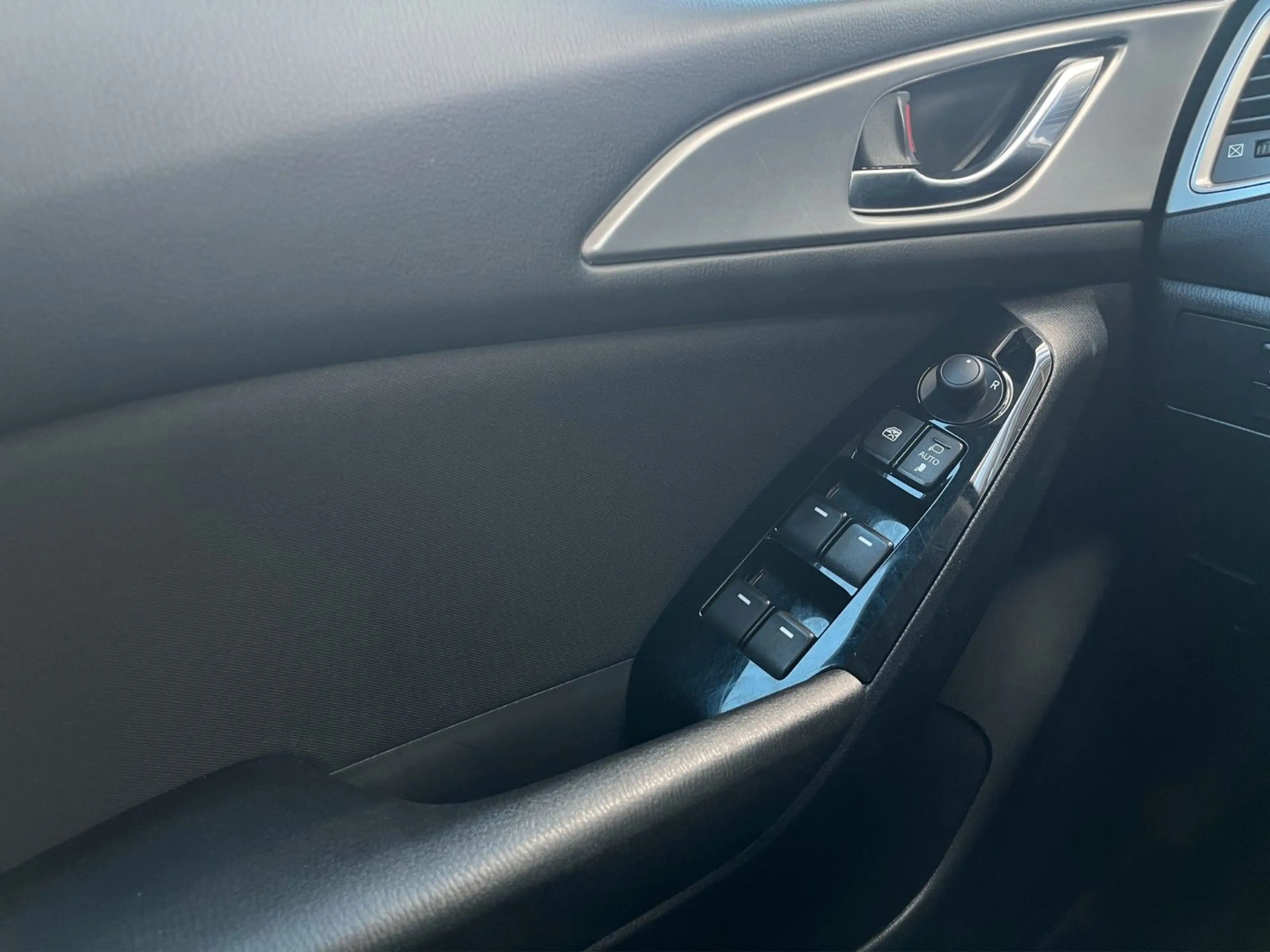 Mazda 3 Lim. Exclusive-Line*Navi*SHZ*LenkradHzg*PDC*DAB — photo 9
