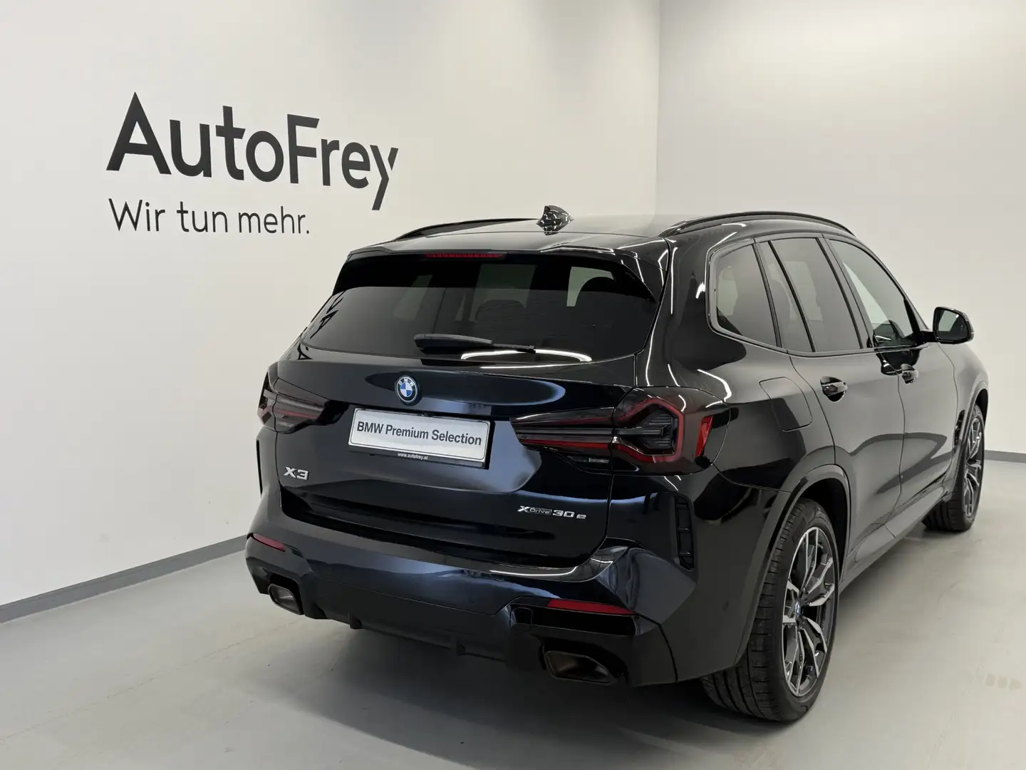 BMW X3 xDrive30e Schwarz - 2