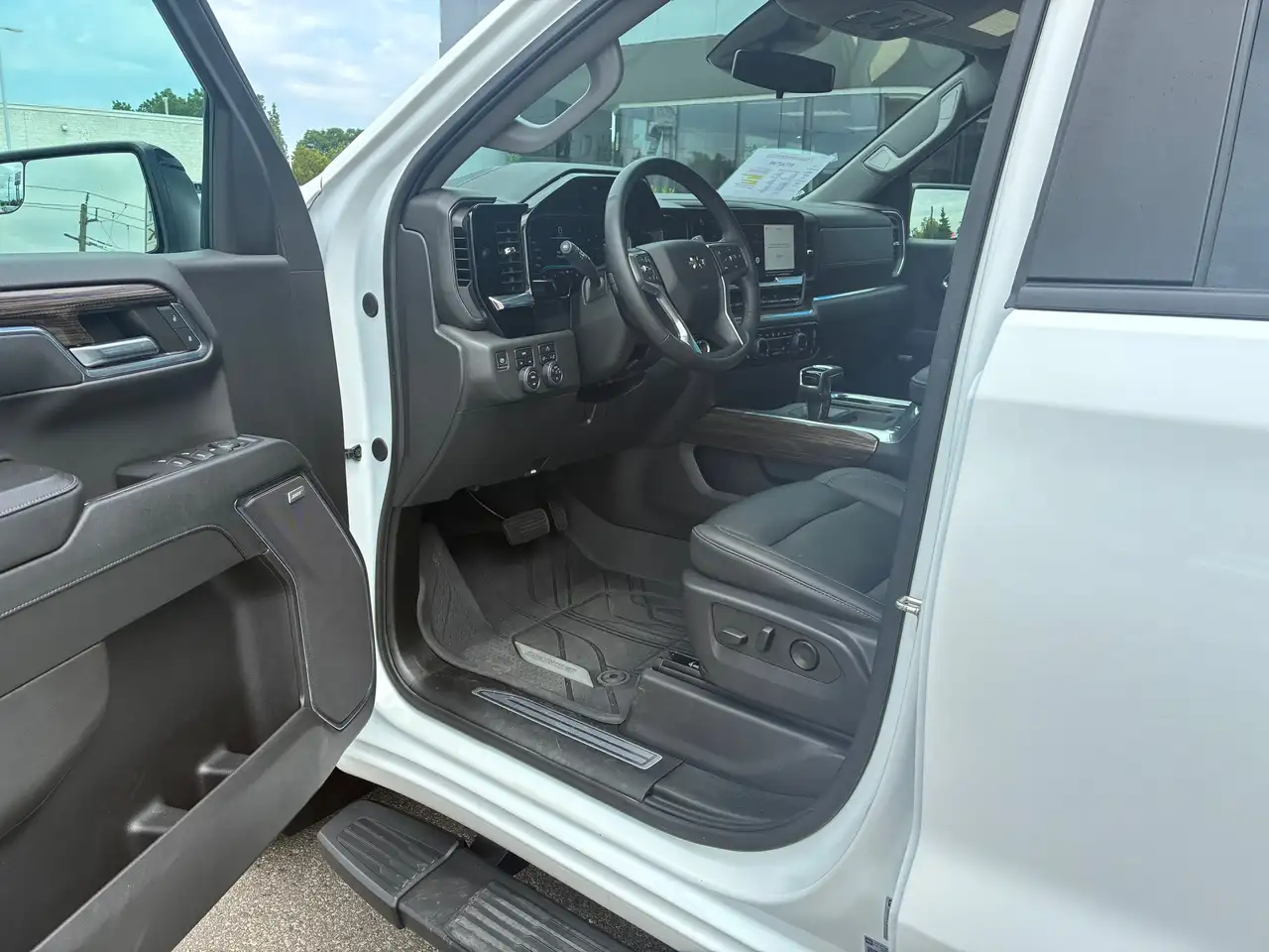 Chevrolet Silverado 1500 снимка Chevrolet Silverado 1500