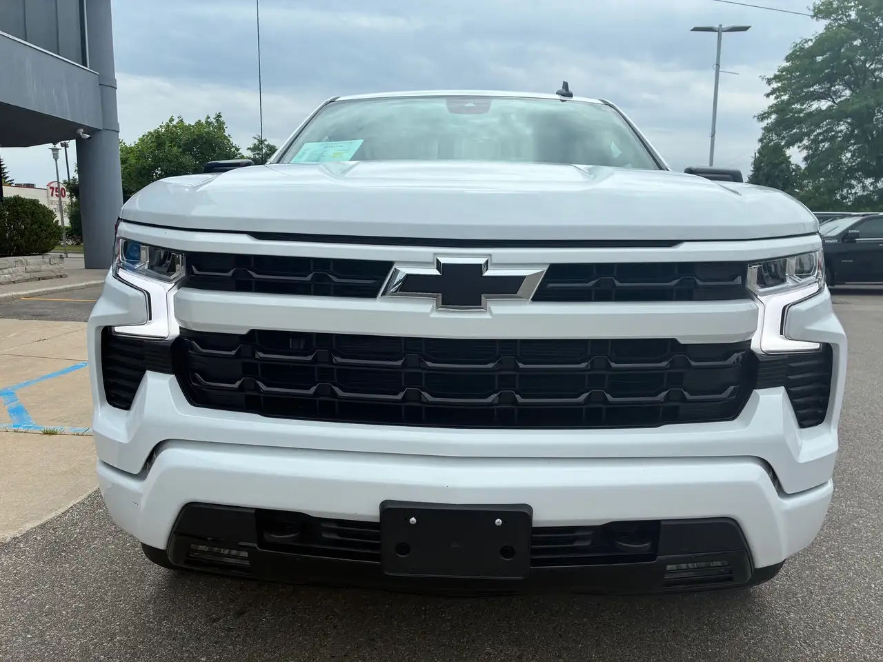 Chevrolet Silverado 1500 снимка Chevrolet Silverado 1500
