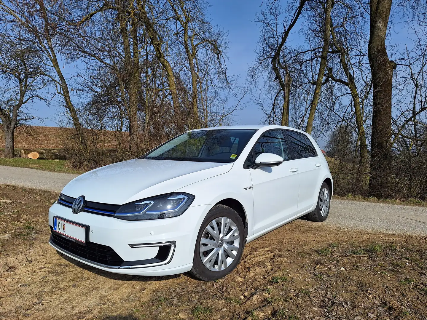 Volkswagen e-Golf e-Golf 35,8kWh (mit Batterie) Weiß - 2