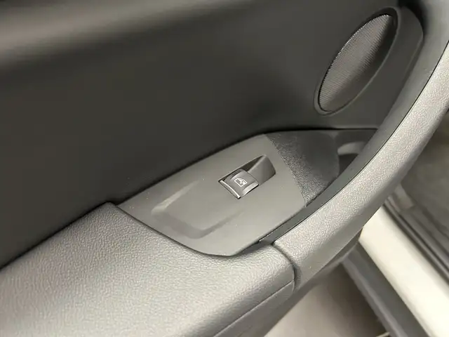 BMW X4 view 14