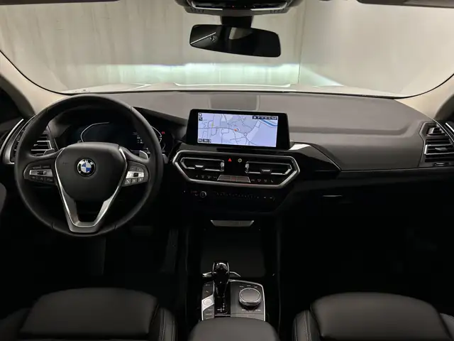 BMW X4 view 5