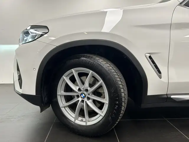 BMW X4 view 9