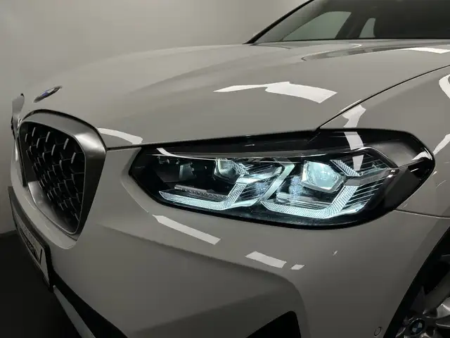BMW X4 view 8