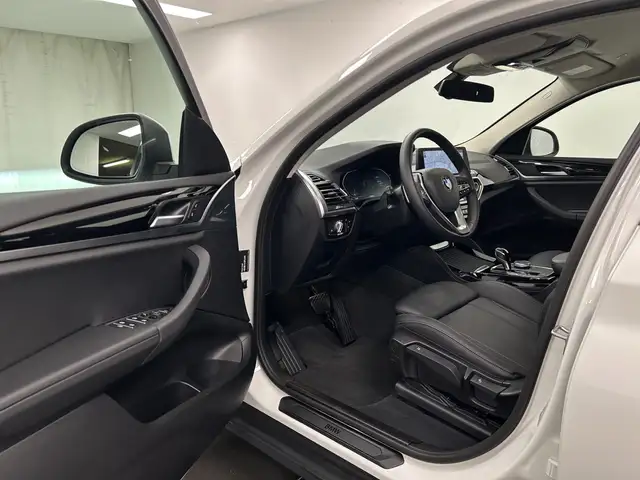 BMW X4 view 29