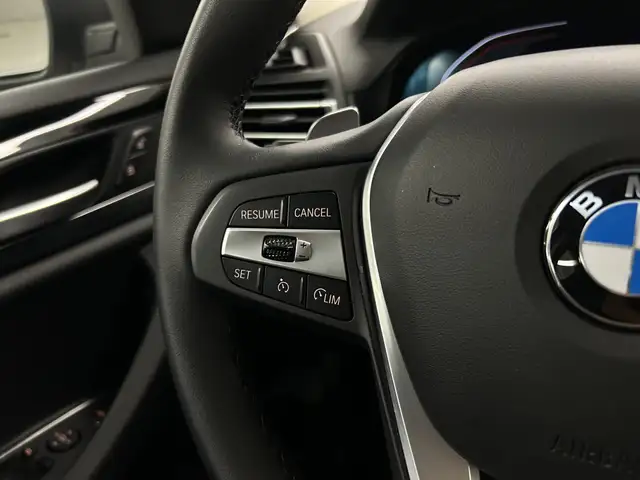 BMW X4 view 25