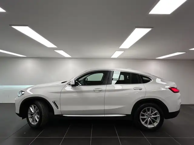 BMW X4 view 2