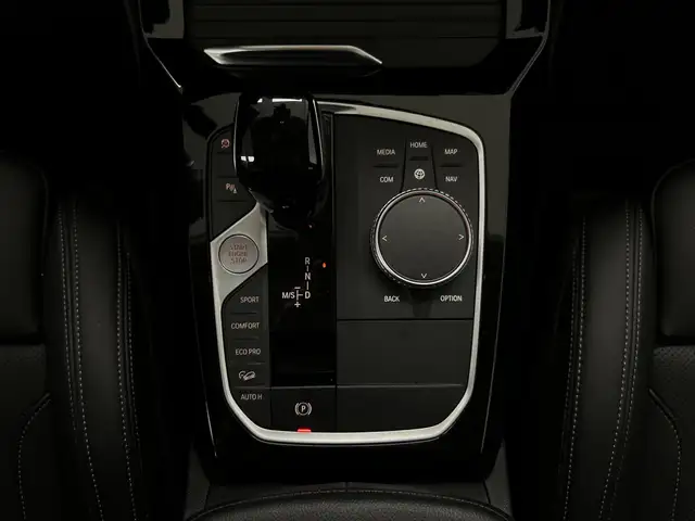 BMW X4 view 19