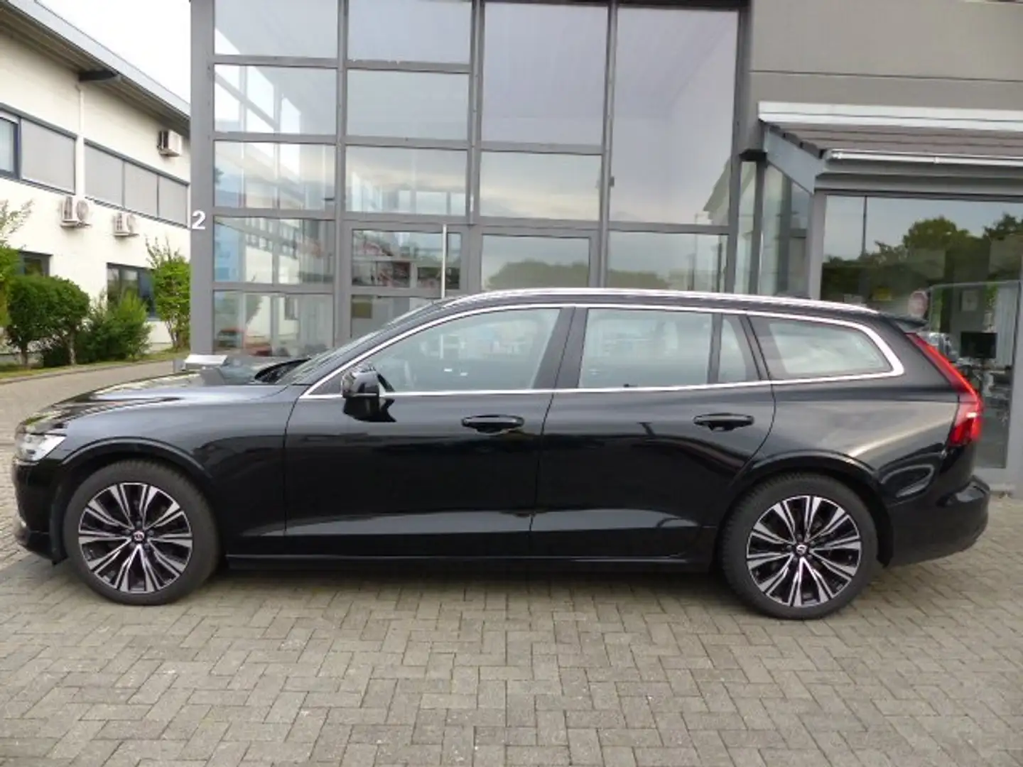 Volvo V60 Plus Bright B4 Aut.EU6d*LEDER*GOOGLE*LED*ACC*BLIS* Schwarz - 2