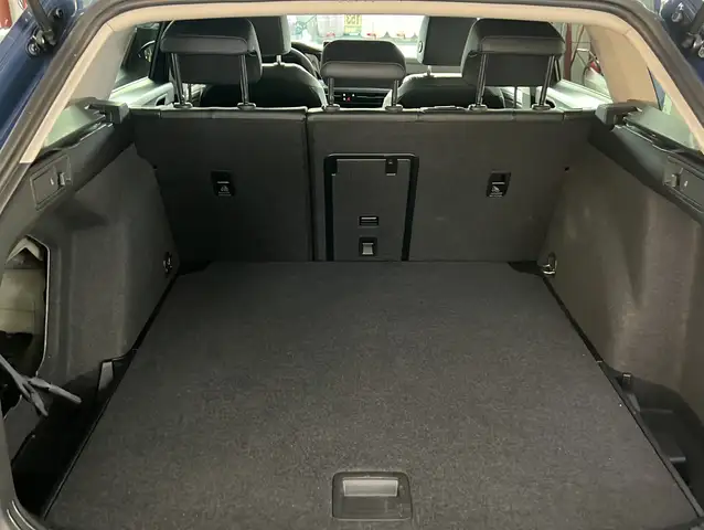 Volkswagen Golf view 10