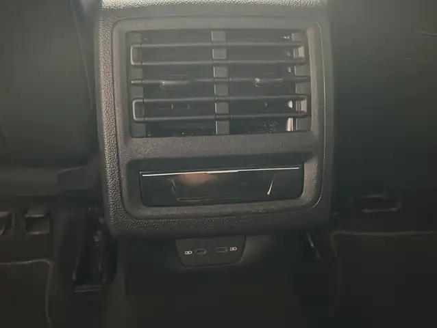 Volkswagen Golf view 8