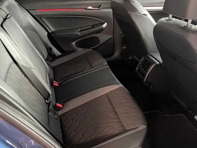 Volkswagen Golf view 11