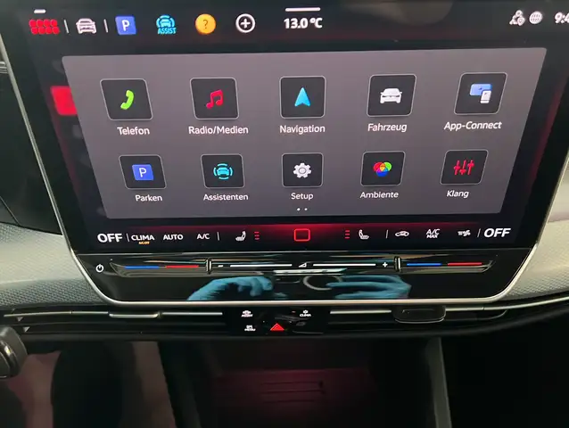 Volkswagen Golf view 13