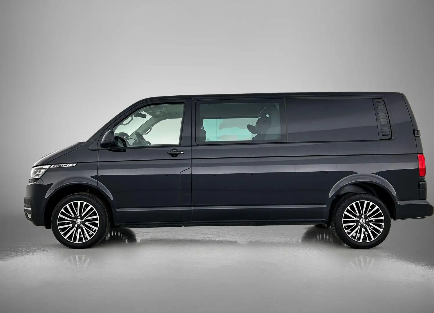 Volkswagen T6.1 Transporter 2.0 TDI L2H1 204 PK | Airco | Multifunctioneel stu Noir - 2