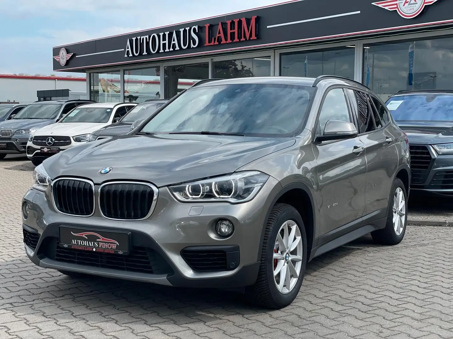 BMW X1 sDrive20d"STEPTRONIC"NAVI"AHK"LED"TEMPOMAT" Gris - 2