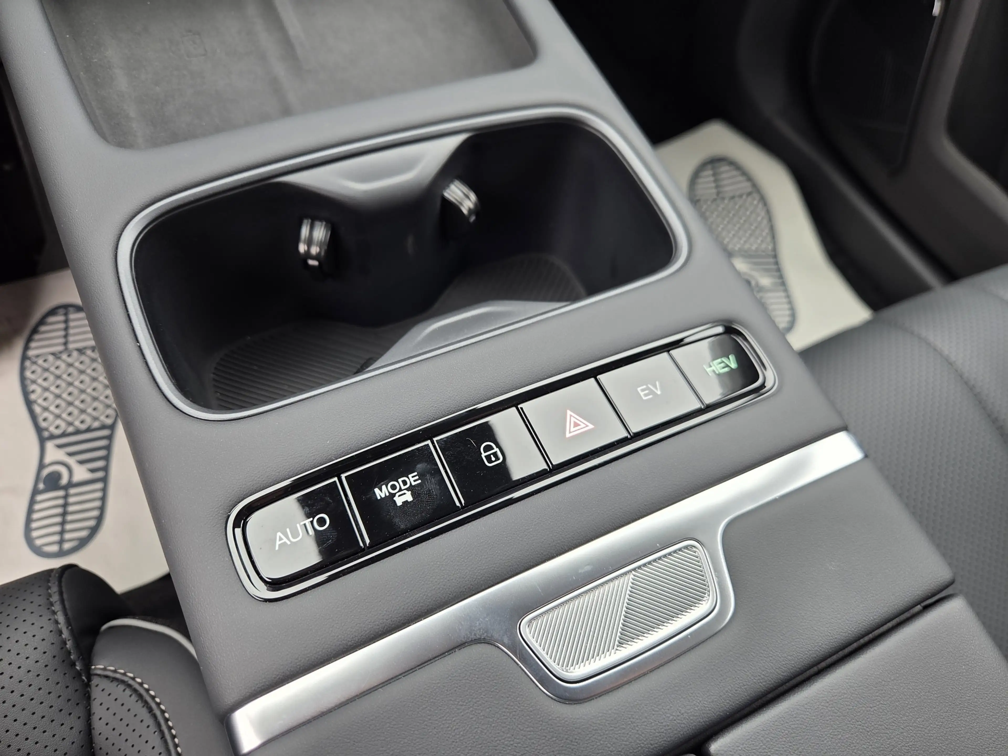 Jaecoo J7 — photo 13
