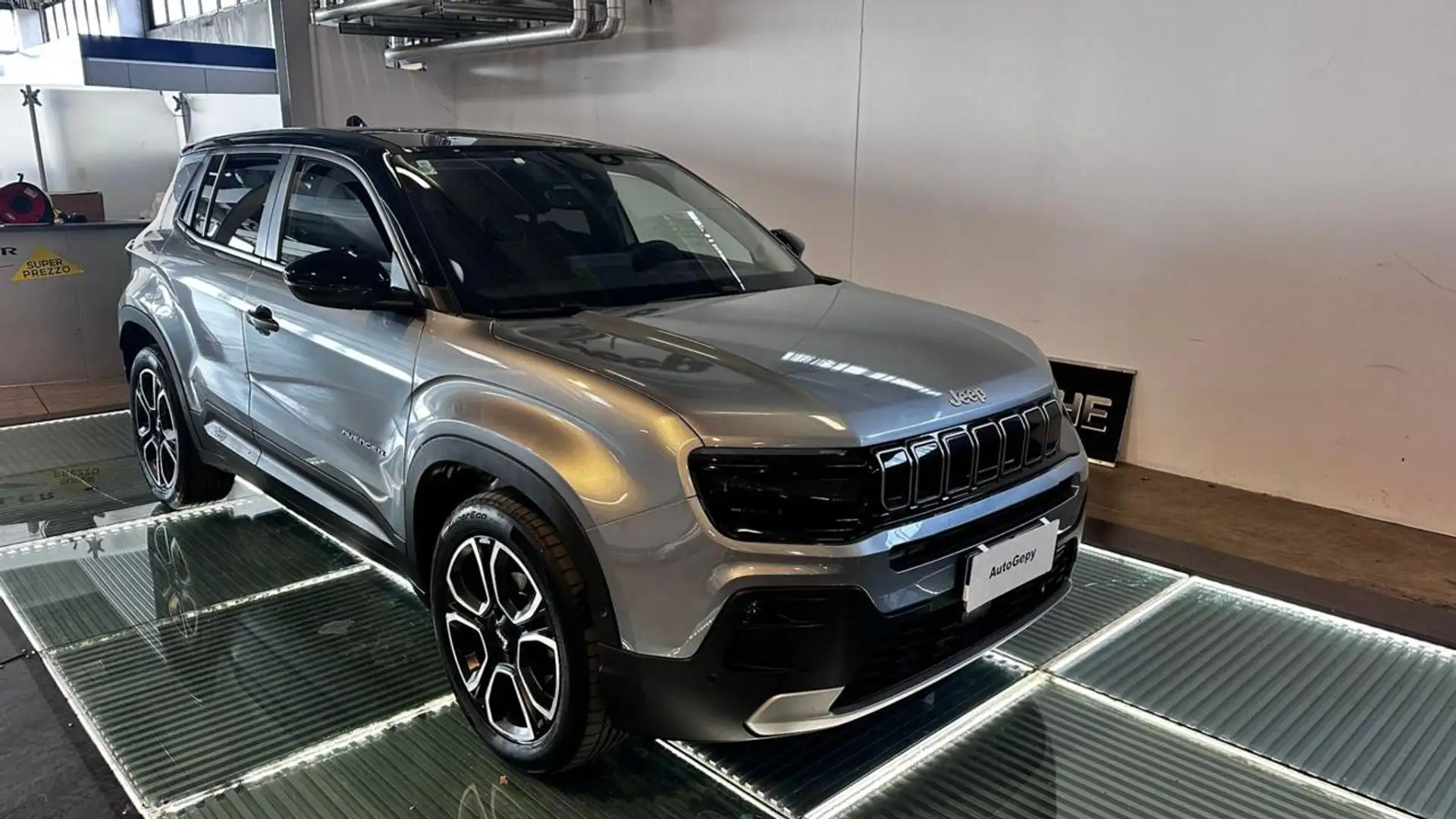 Jeep Avenger 1.2 Turbo 100 CV Summit Grigio - 1