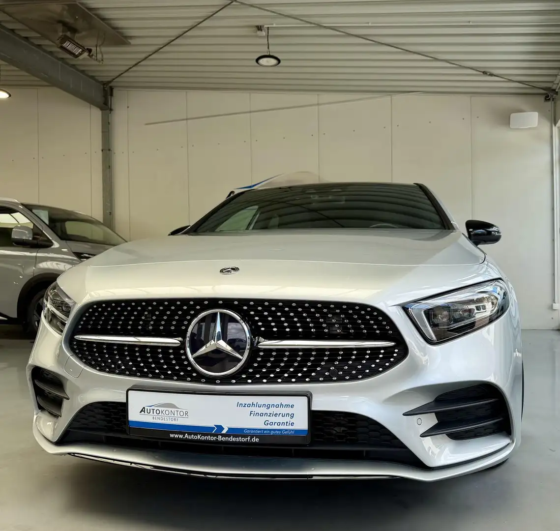 Mercedes-Benz A 250 A 250 Automatik*Pano*LED*AMG*AHK Zilver - 1