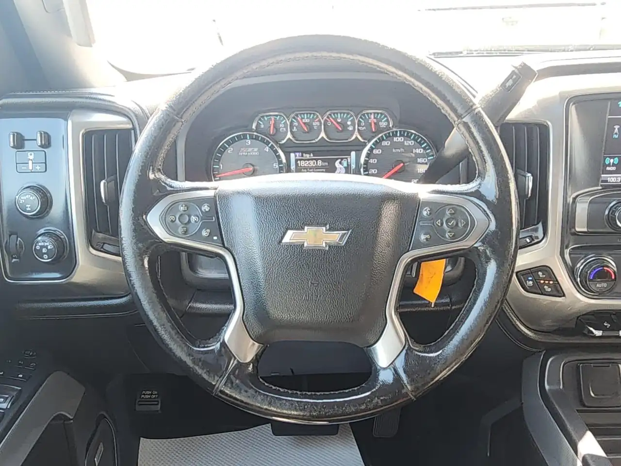 Chevrolet Silverado 1500 снимка Chevrolet Silverado 1500