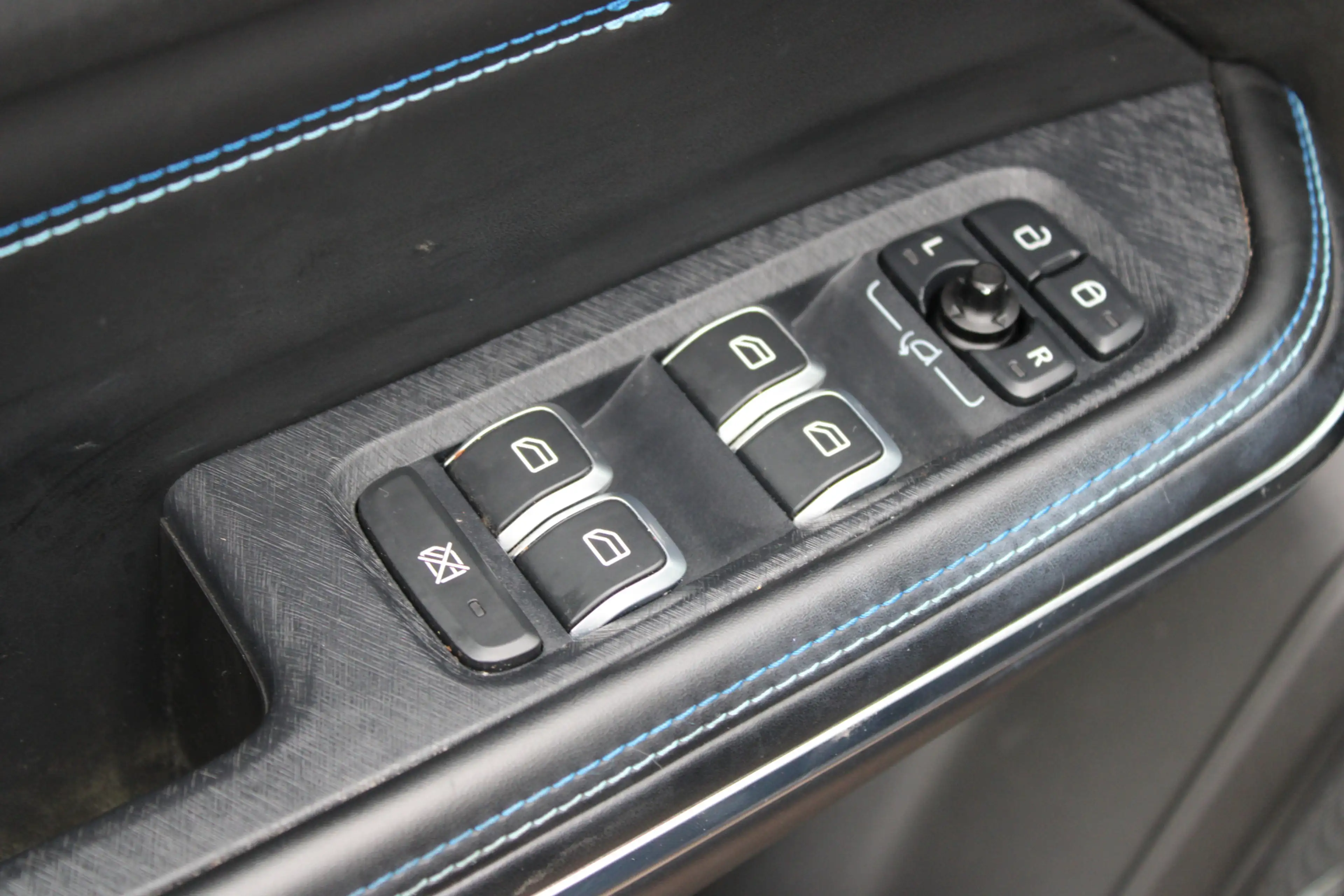 Lynk & Co 01 1.5 Panoramadak//Carplay//Memory!! — photo 9