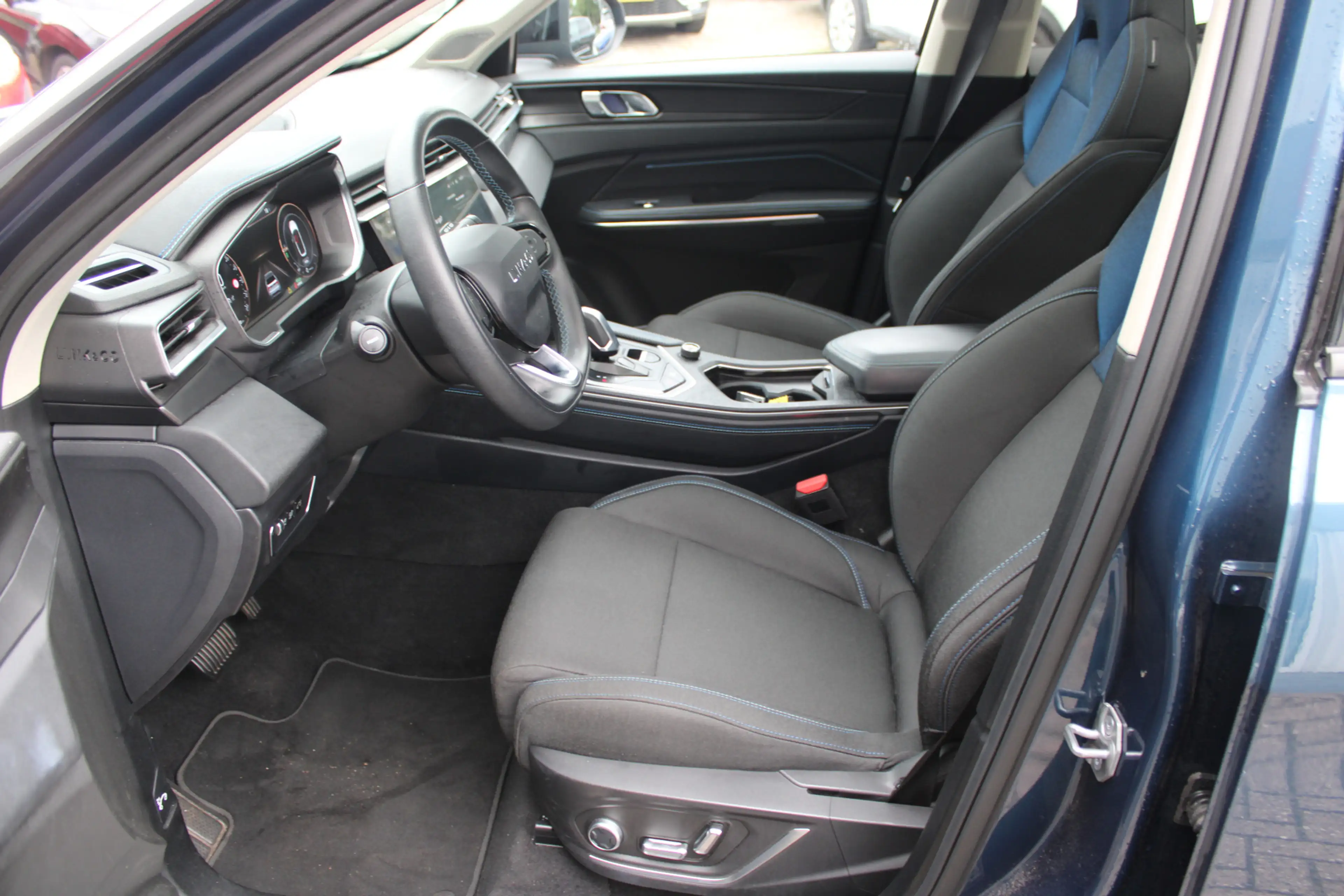 Lynk & Co 01 1.5 Panoramadak//Carplay//Memory!! — photo 6