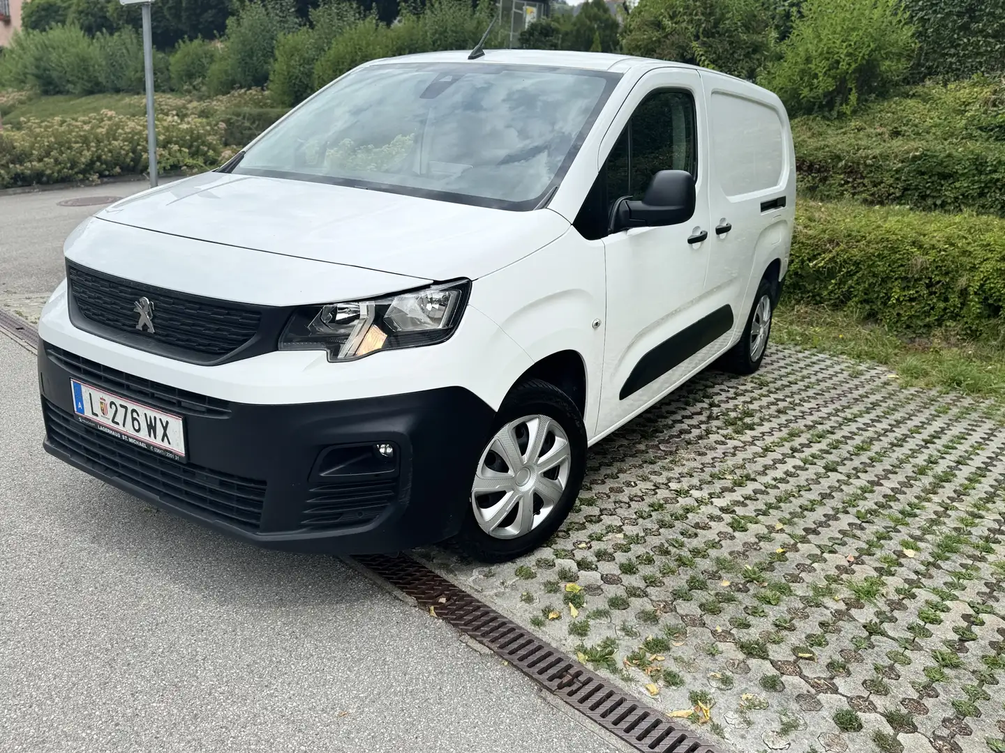 Peugeot Partner Kasten Lang HDI 130 Aut. Weiß - 2