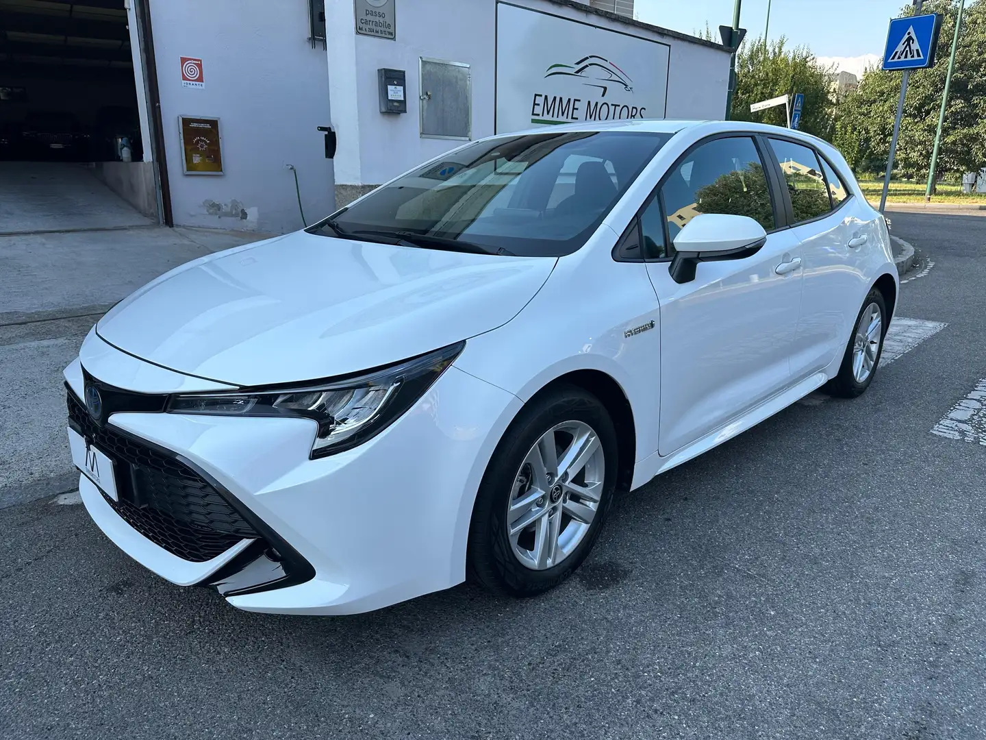 Toyota Corolla 1.8h Business - AUT/NAVI/CAMERA/CARPLAY - 4.000KM! Bianco - 1