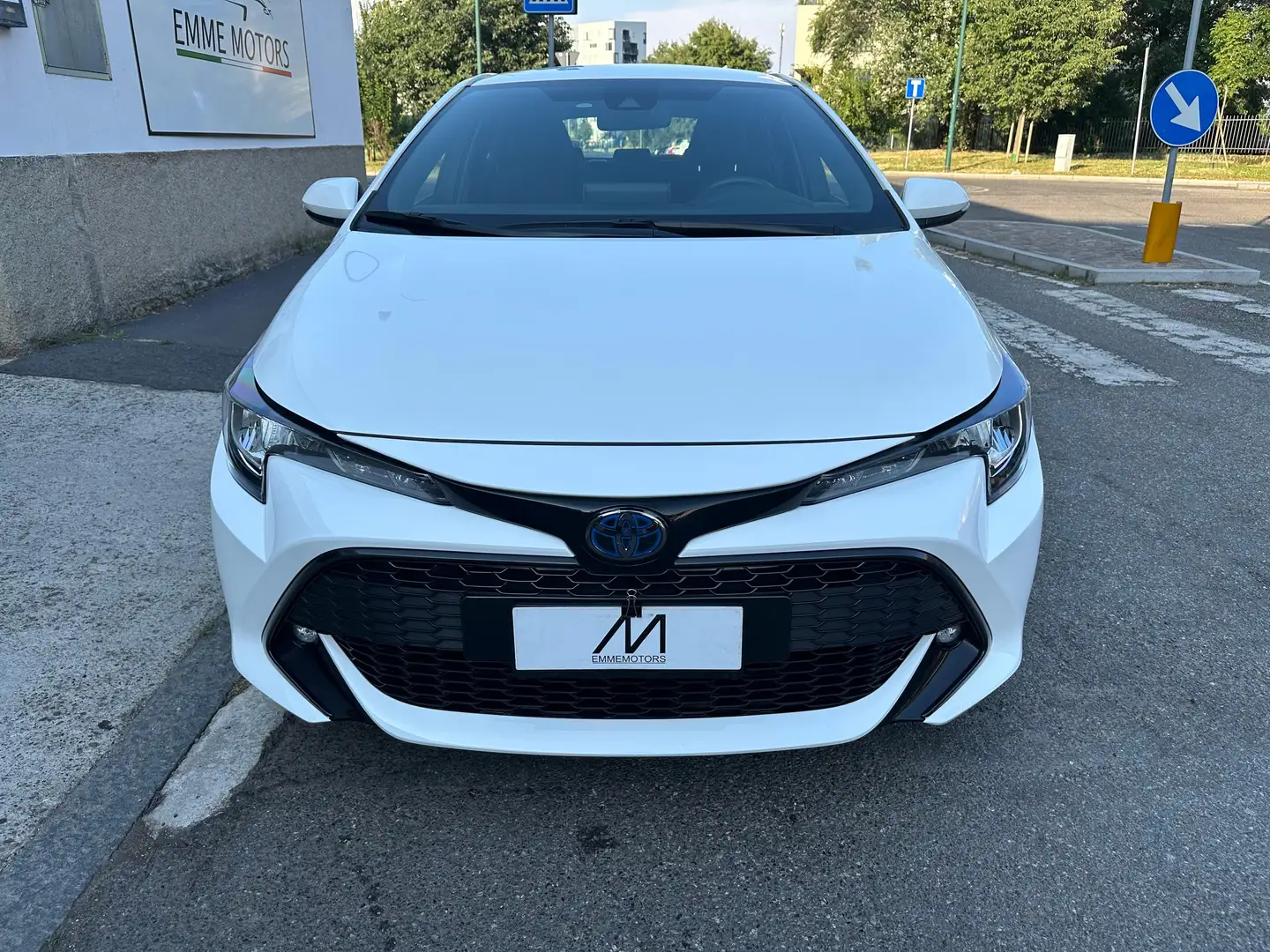 Toyota Corolla 1.8h Business - AUT/NAVI/CAMERA/CARPLAY - 4.000KM! Bianco - 2