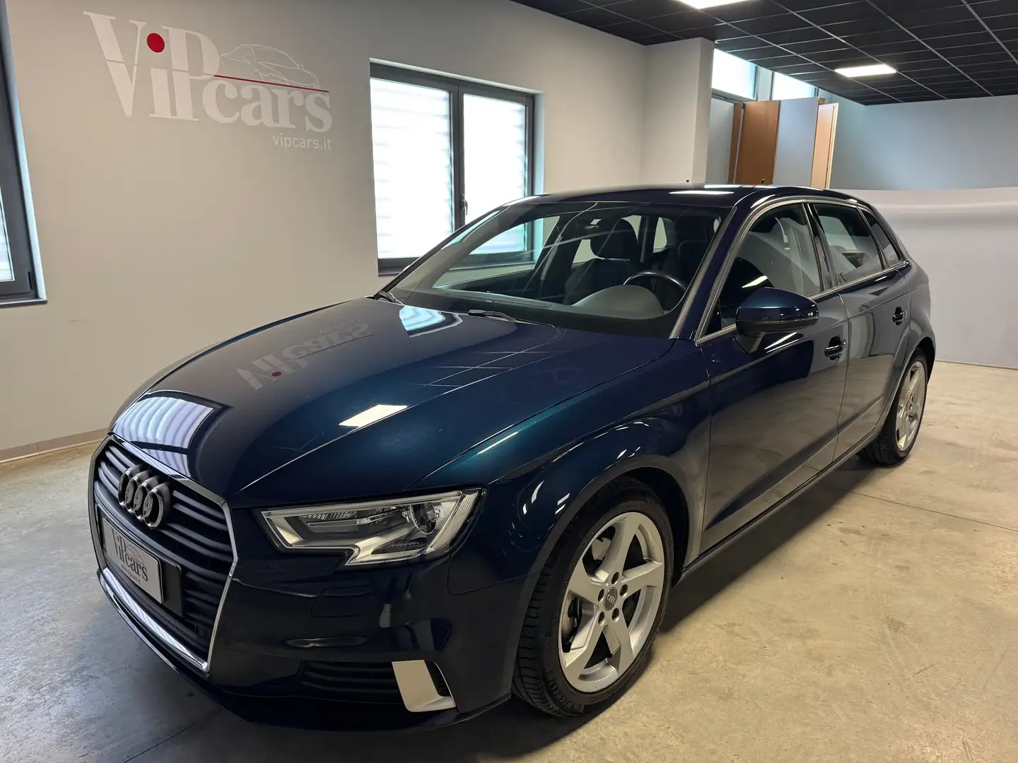Audi A3 Sportback 1.6 tdi Sport 110cv s-tronic''84.000km'' Bleu - 2