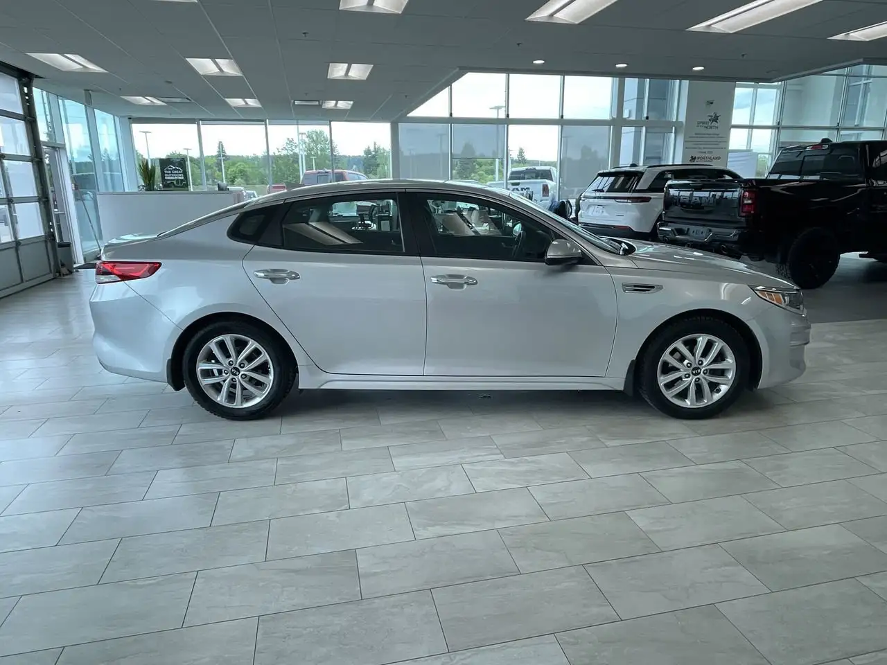 Kia Optima снимка Kia Optima