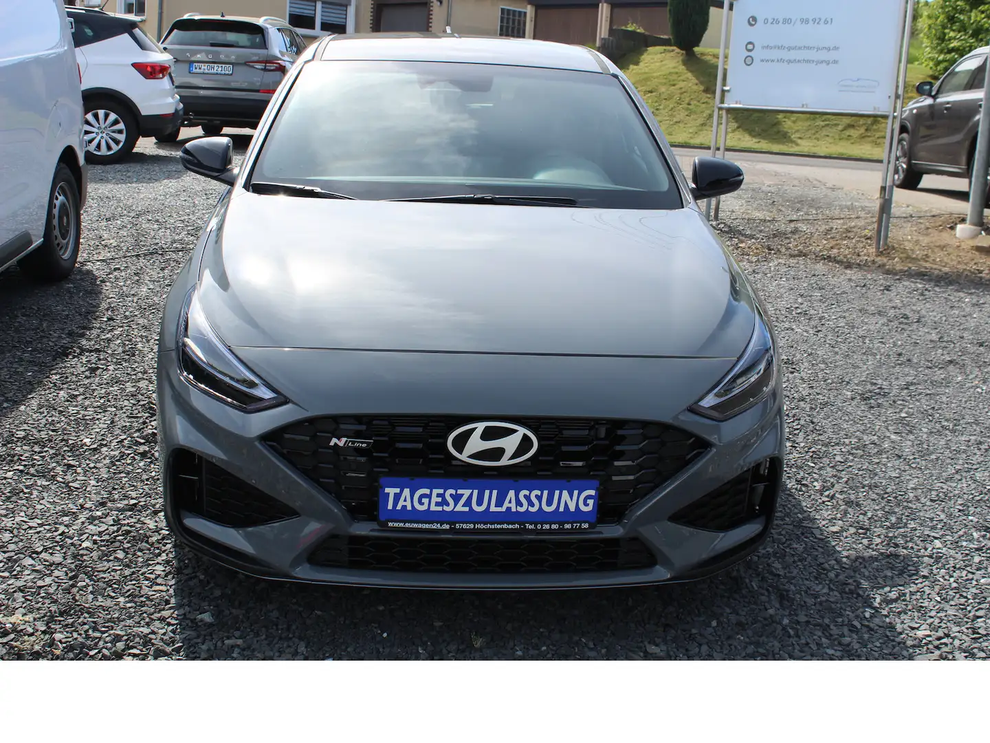 Hyundai i30 N Line 1,5T -48V Mild-Hybrid LED/SH/LH/NAVI Gris - 2