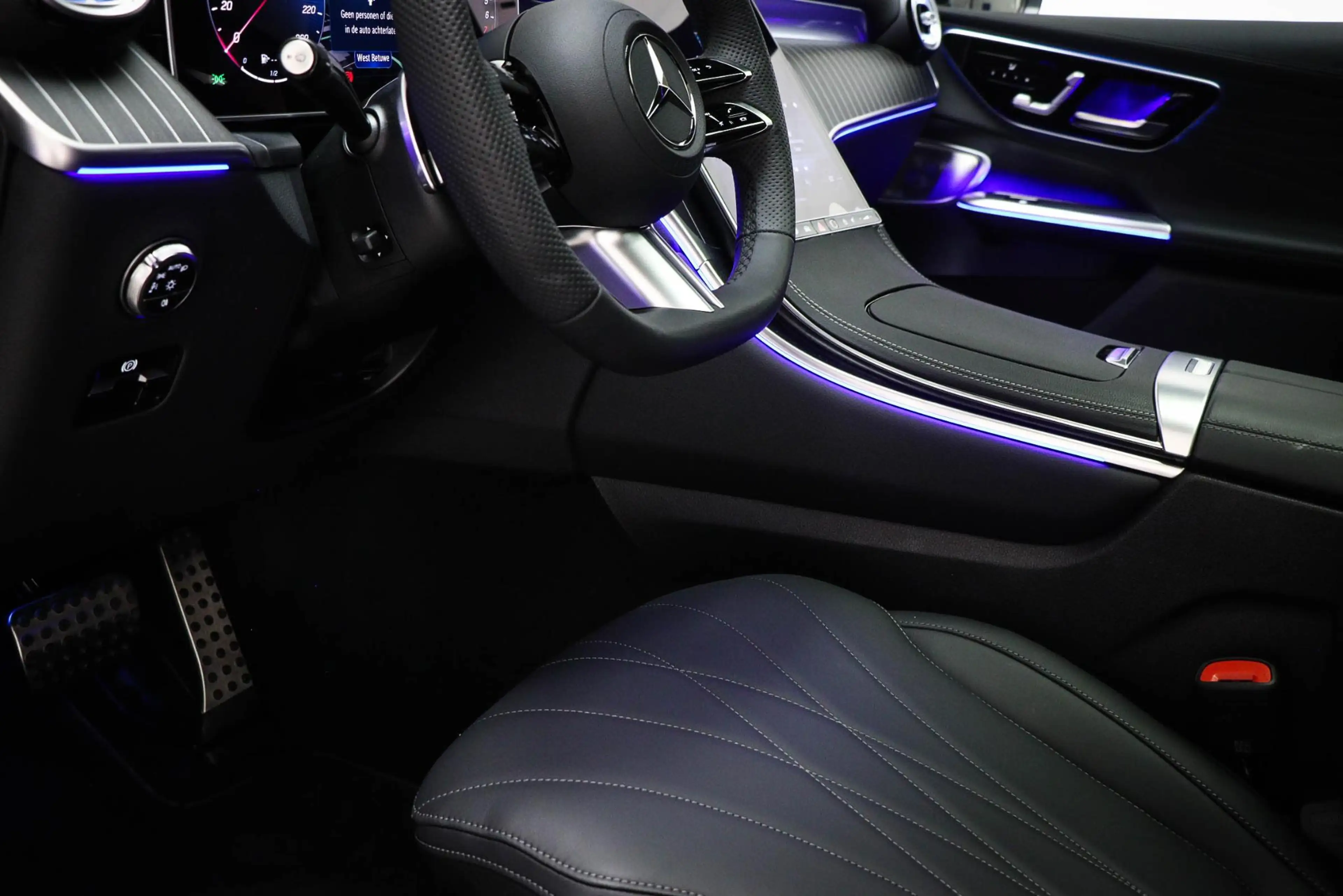 Mercedes-Benz GLC 400 Coupé 400e 4MATIC Sport Edition | PREMIUM / WINTER — photo 36