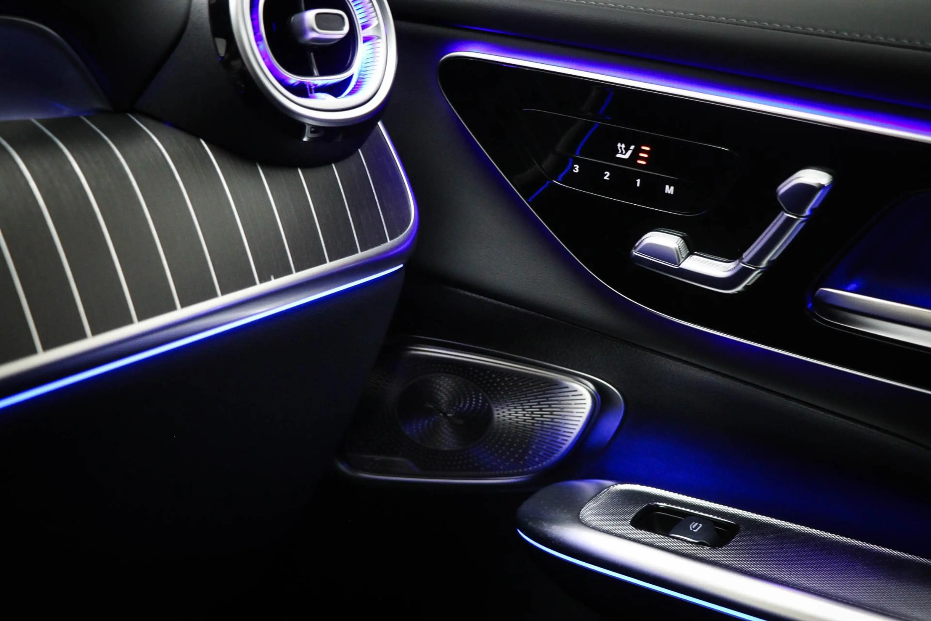 Mercedes-Benz GLC 400 Coupé 400e 4MATIC Sport Edition | PREMIUM / WINTER — photo 8