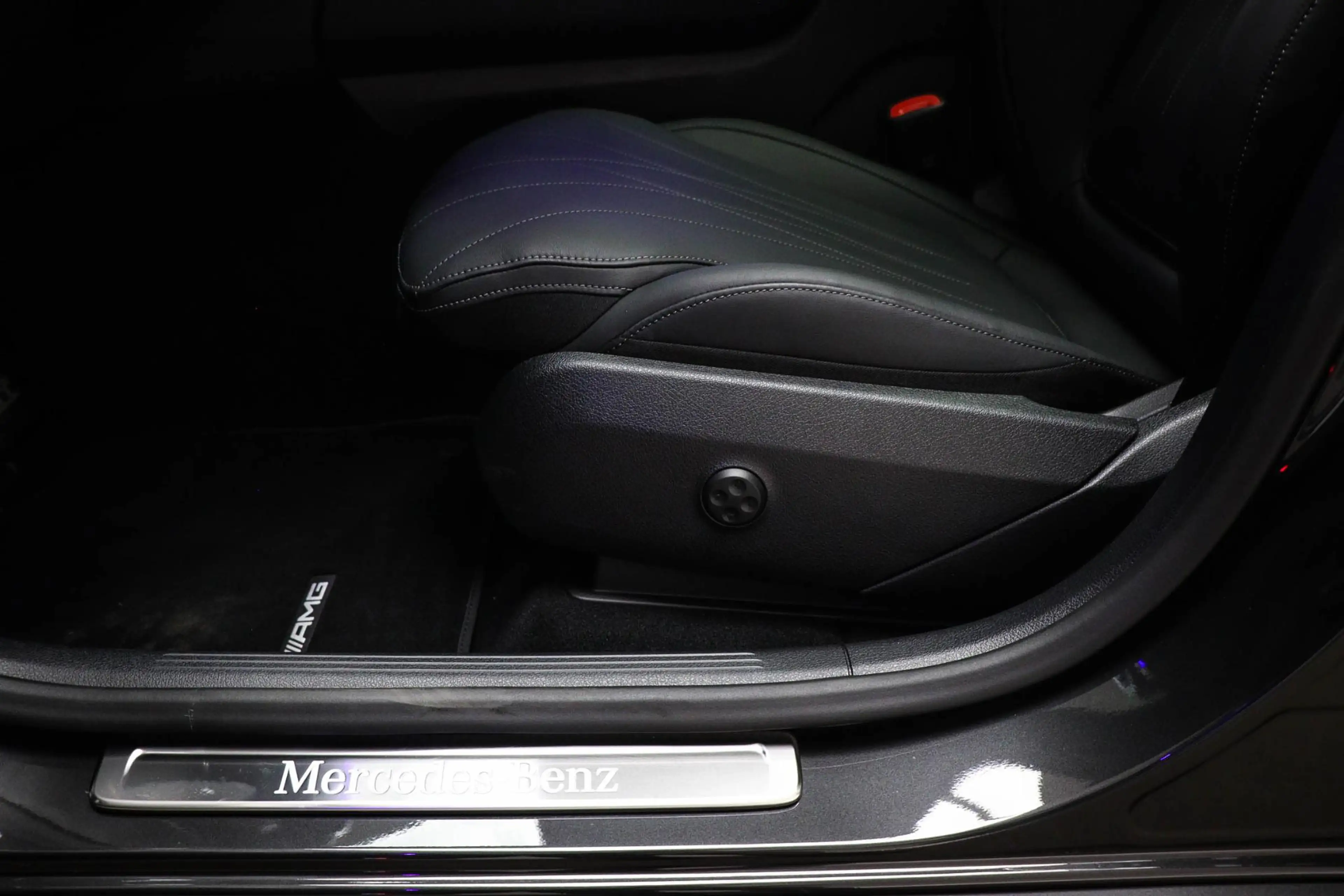 Mercedes-Benz GLC 400 Coupé 400e 4MATIC Sport Edition | PREMIUM / WINTER — photo 35