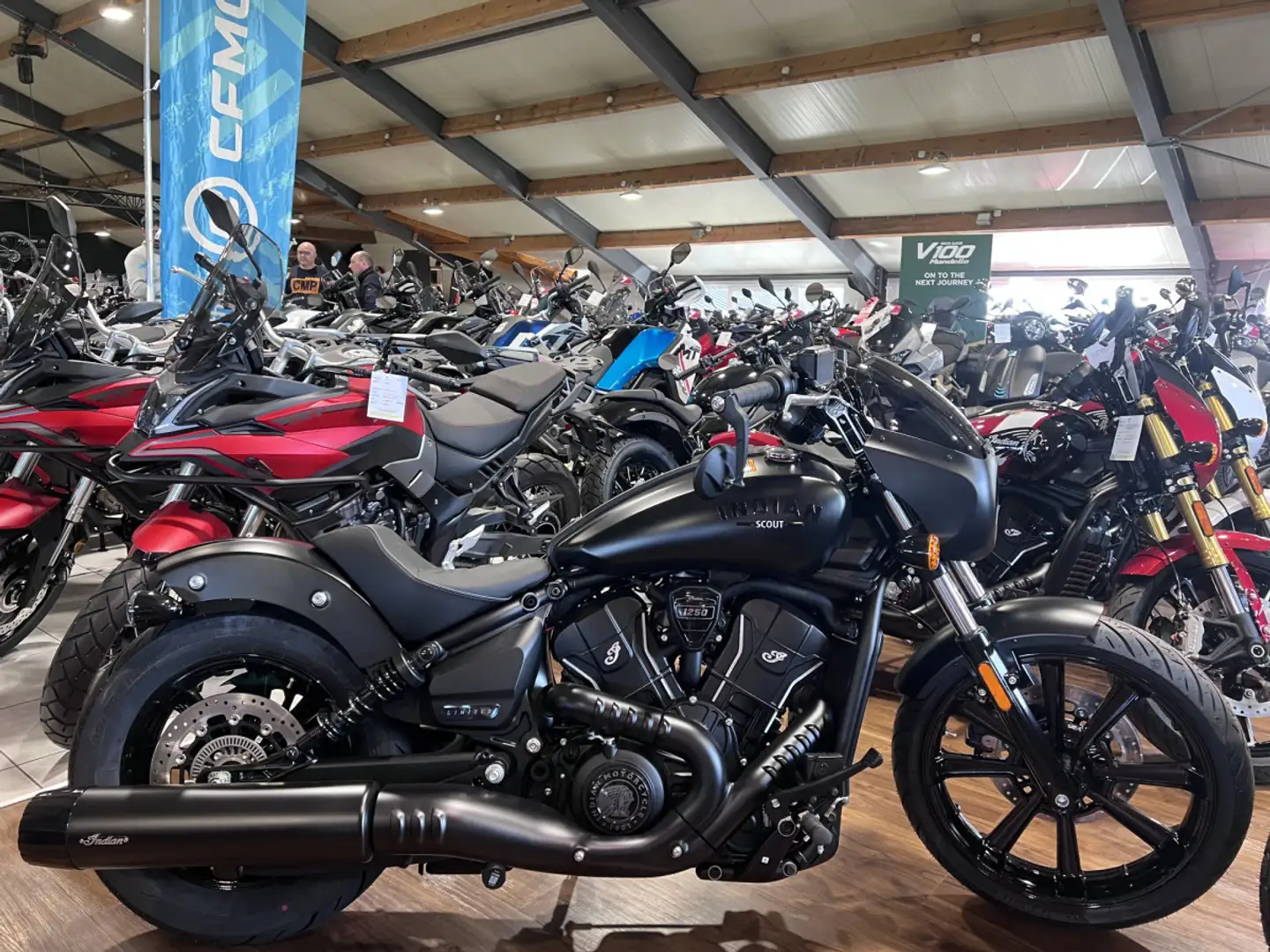 Indian Sport Scout Ltd  Black Smoke Zwart - 1